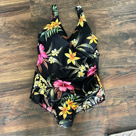Miraclesuit Other - Miraclesuit Womens Tropical Print Swimsuit Size 16 Slimming Ruched V Neck Beach